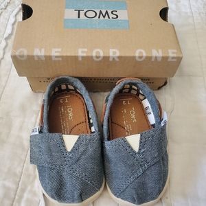 TOMS baby shoes